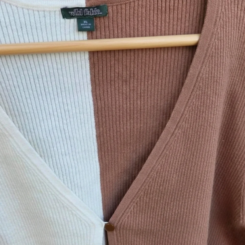 Wild Fable | Two-Tone Cropped Cardigan - XL - Picture 6 of 6